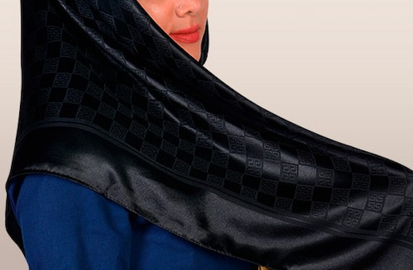 تصویر 5 از قیمت خرید روسری ساتن براق + فروش ویژه